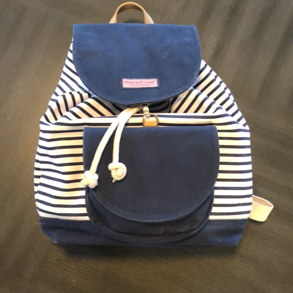 Vineyard Vines Handbags - Vineyard Vines book bag!
